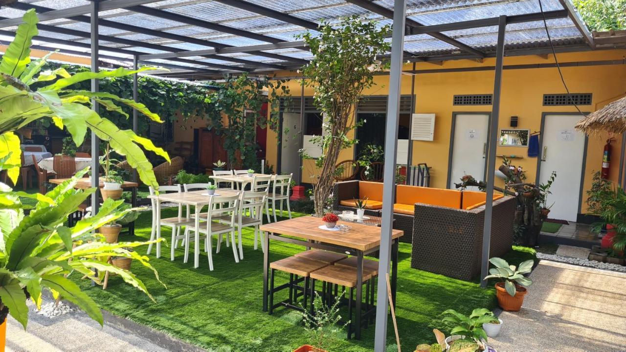 Dewi Sri Guesthouse 马塔兰 外观 照片