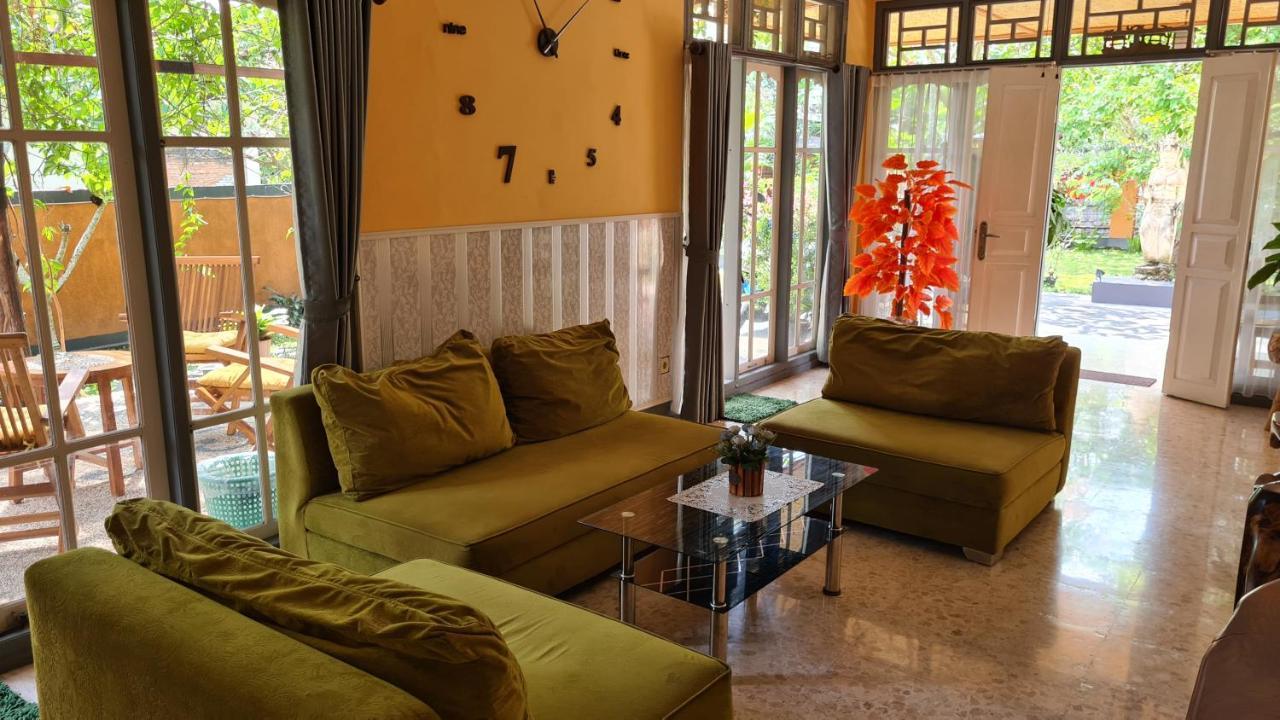 Dewi Sri Guesthouse 马塔兰 外观 照片