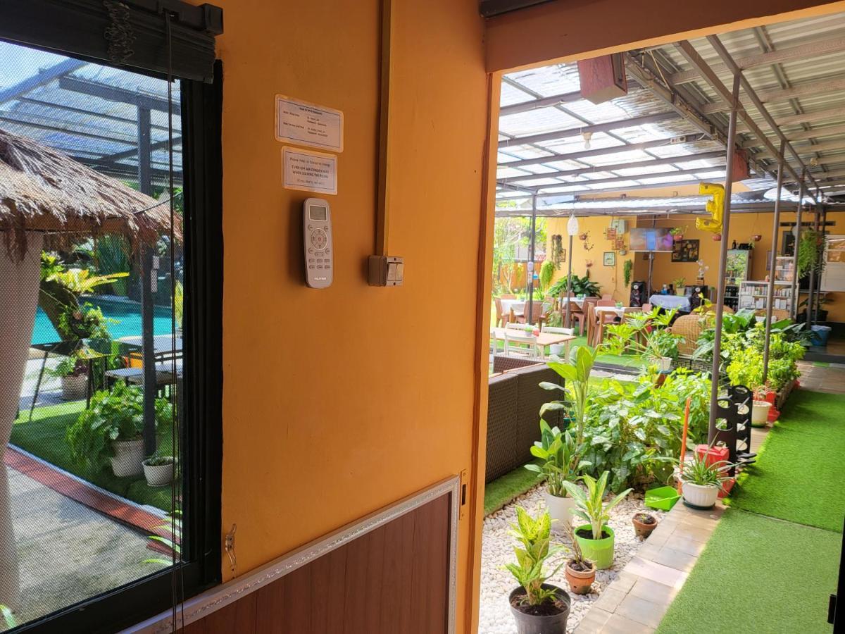 Dewi Sri Guesthouse 马塔兰 外观 照片