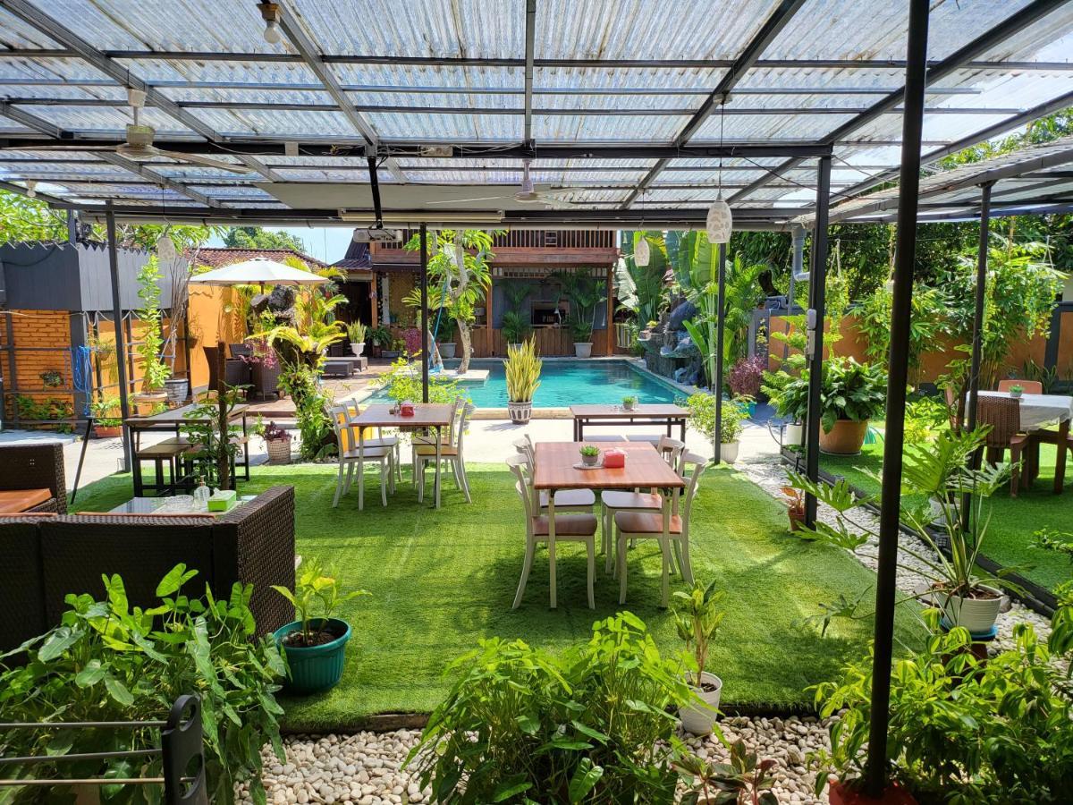 Dewi Sri Guesthouse 马塔兰 外观 照片