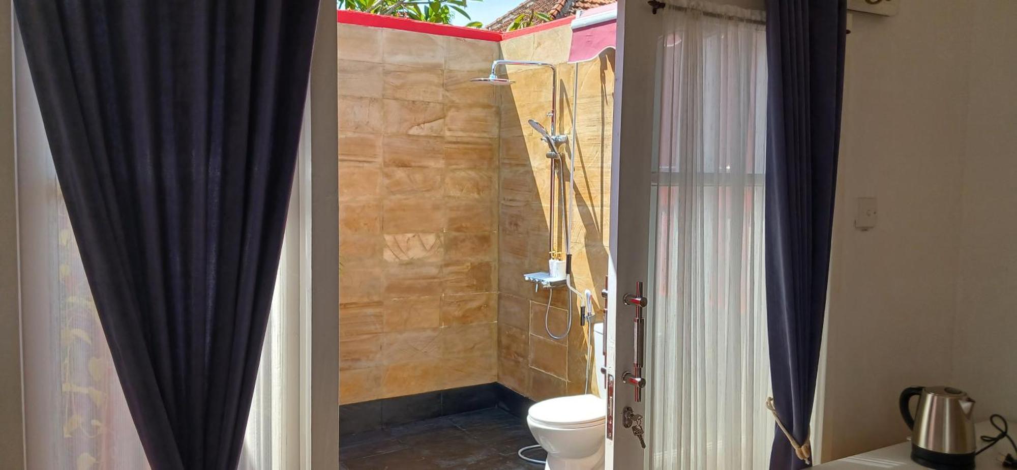 Dewi Sri Guesthouse 马塔兰 外观 照片