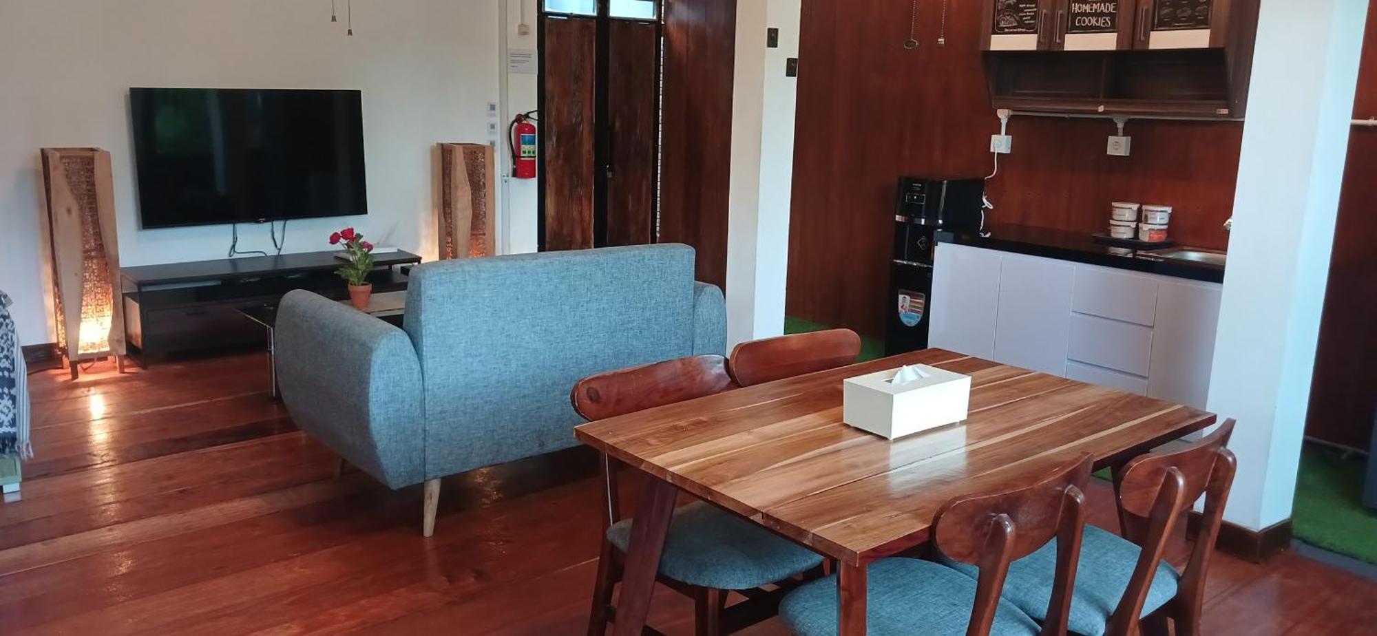 Dewi Sri Guesthouse 马塔兰 外观 照片