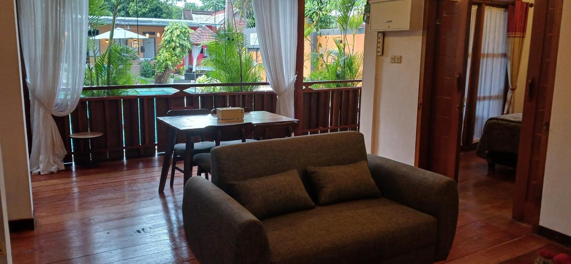 Dewi Sri Guesthouse 马塔兰 外观 照片
