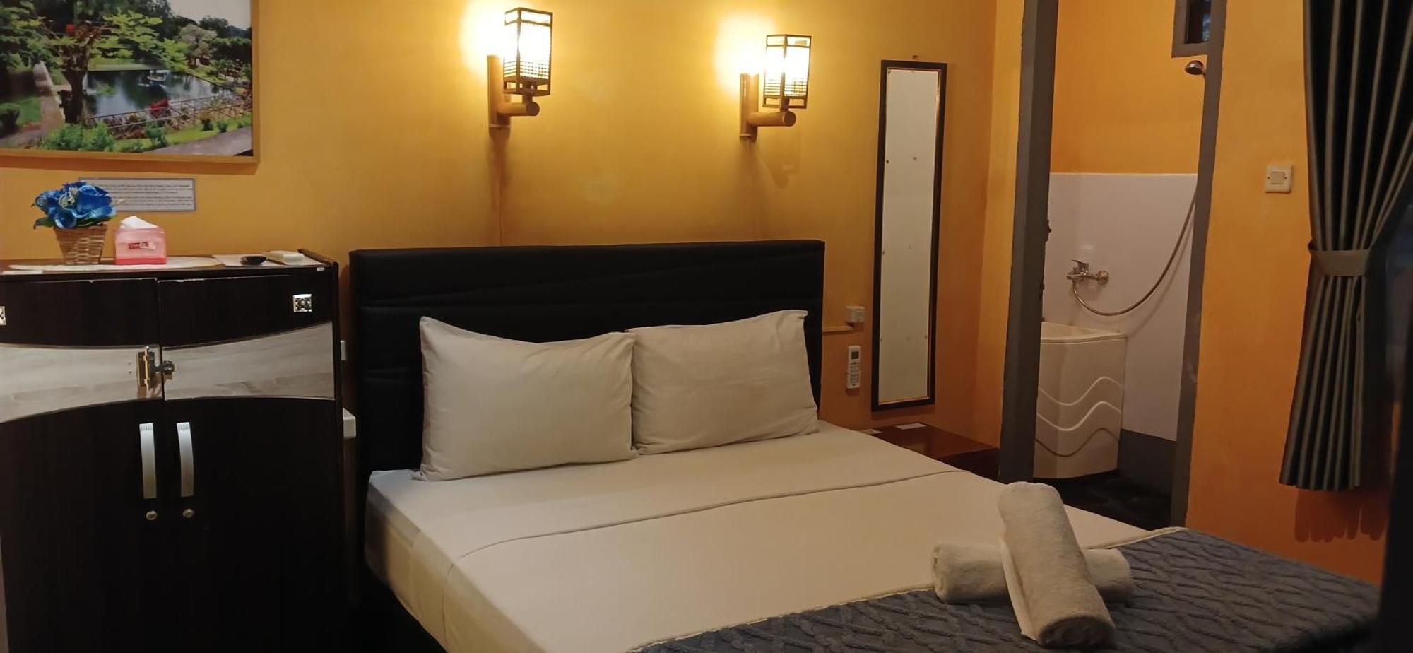 Dewi Sri Guesthouse 马塔兰 外观 照片