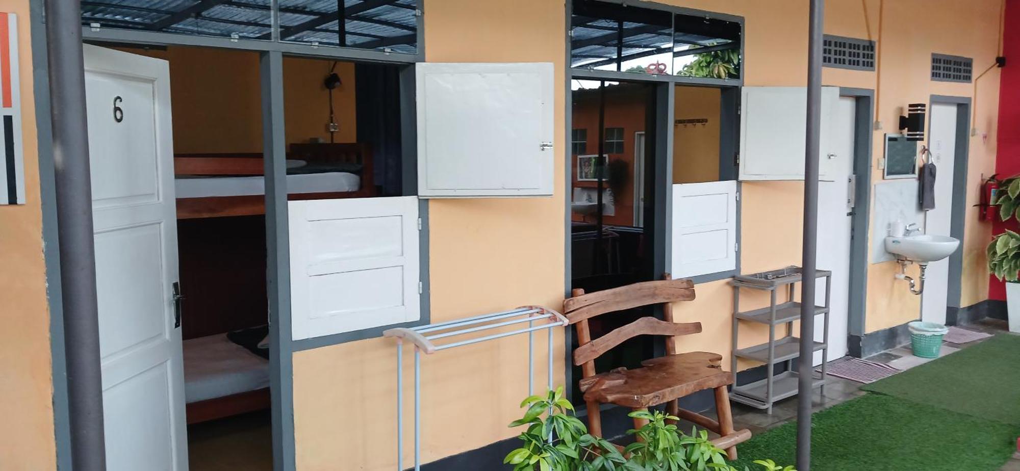 Dewi Sri Guesthouse 马塔兰 外观 照片