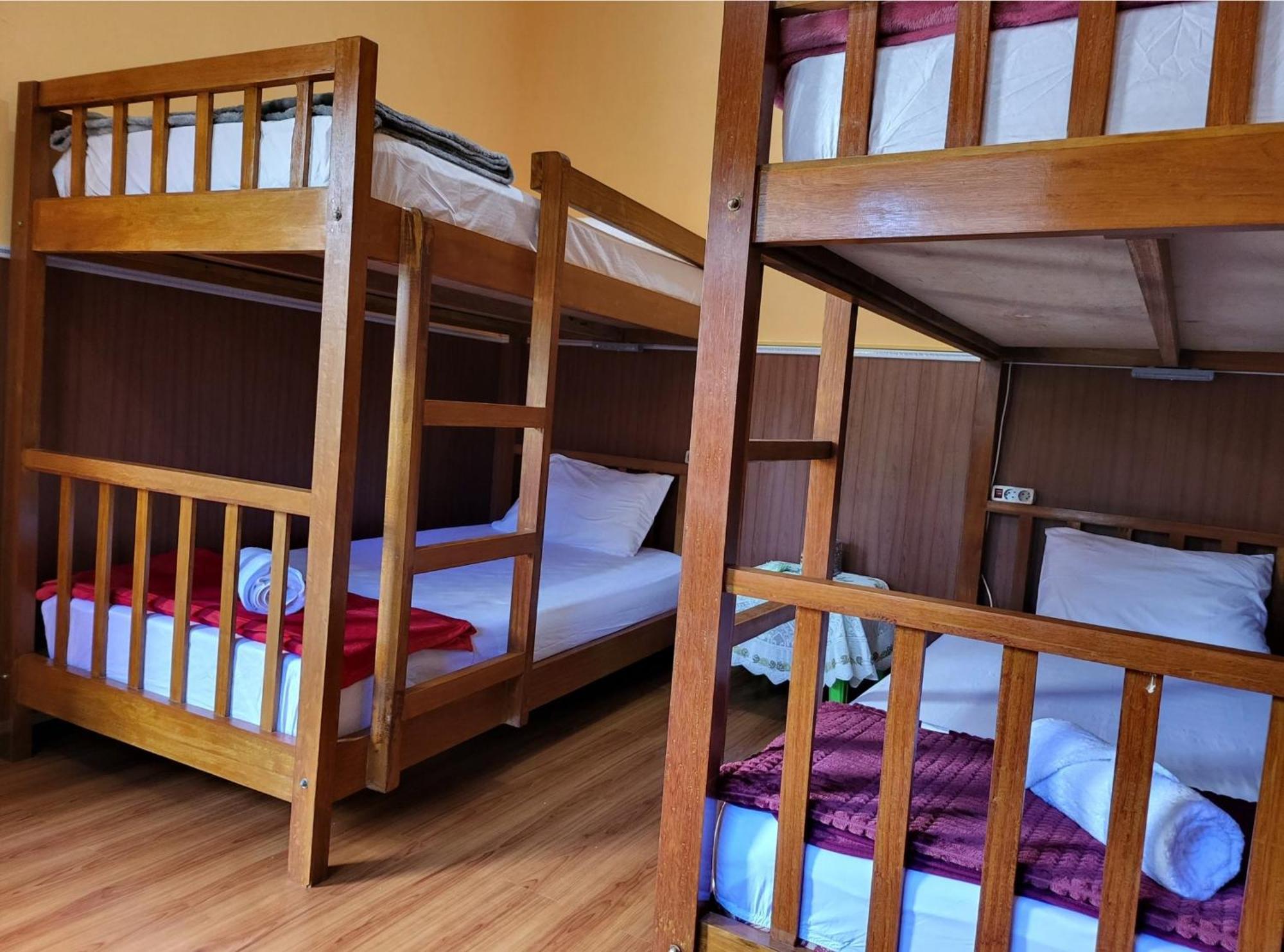 Dewi Sri Guesthouse 马塔兰 外观 照片