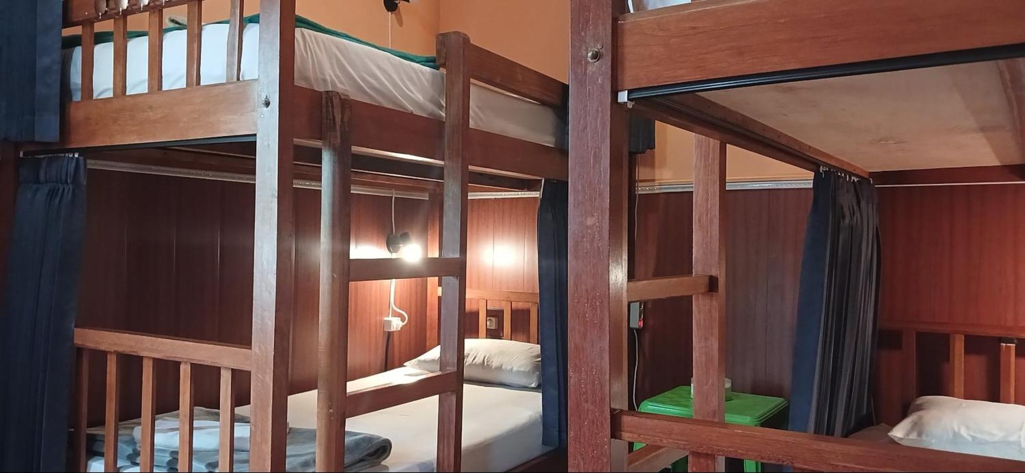 Dewi Sri Guesthouse 马塔兰 外观 照片